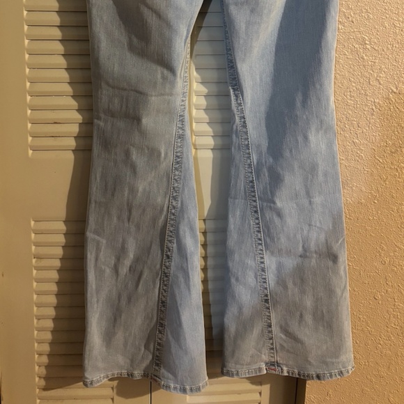 True Religion Joey Flap Pink Back Pocket Stitching with Pink Crystals Size 31 - Picture 8 of 8